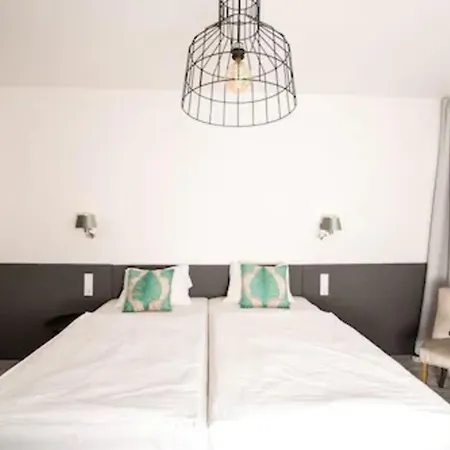 ホテル Metropol-rooms 3*