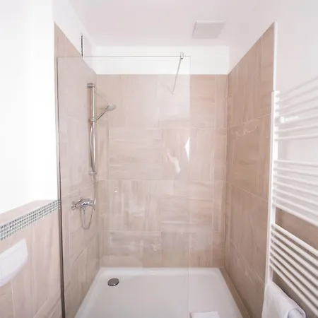 Metropol-rooms 3*